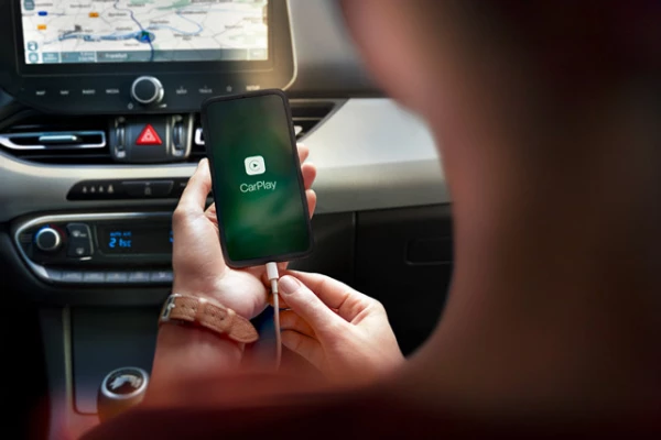 Apple CarPlay™ Android Auto™